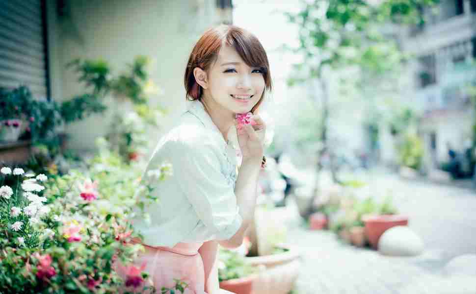 西瓜从六楼扔下竟完好无损，雷军说的“防弹涂层”到底是什么？